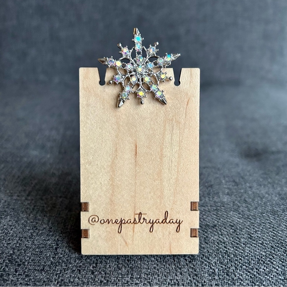 Silver Snowflake Rhinestone Fashion Brooch Pin Borealis